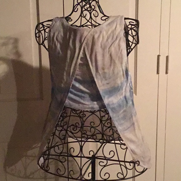 Top - Picture 2 of 3